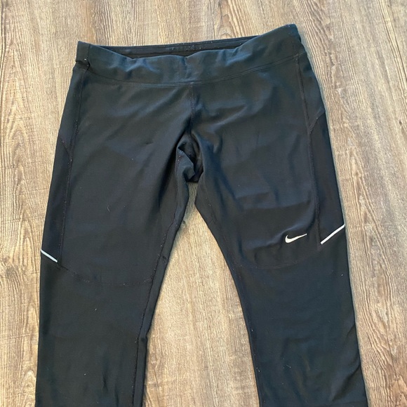 Nike Crop Leggings - Picture 1 of 5